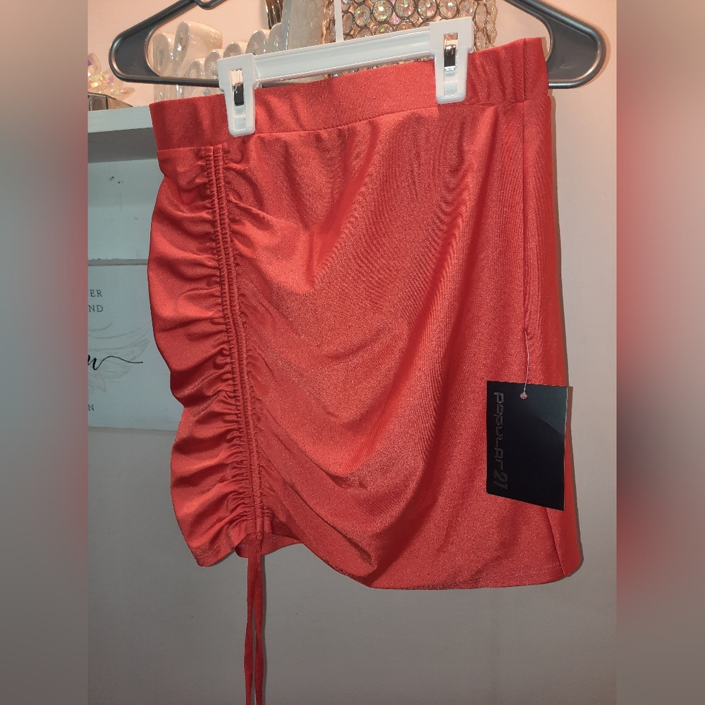 Red Ruched Mini Skirt - Picture 2 of 4